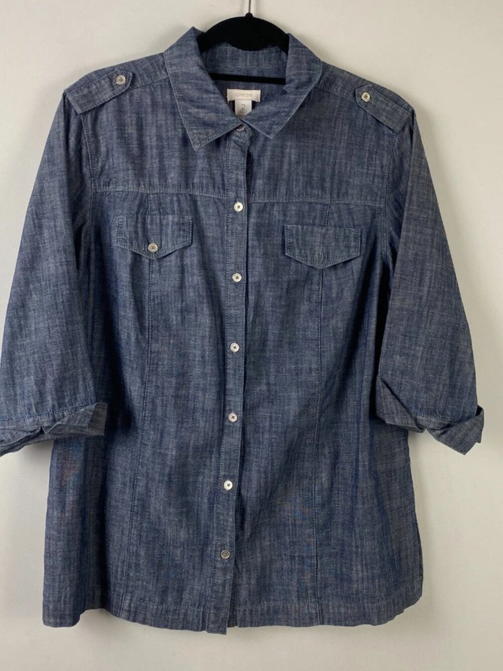 Chicos Button Shirt Womens 2 US Large Blue Chambray Roll Tab Sleeve Utility Top